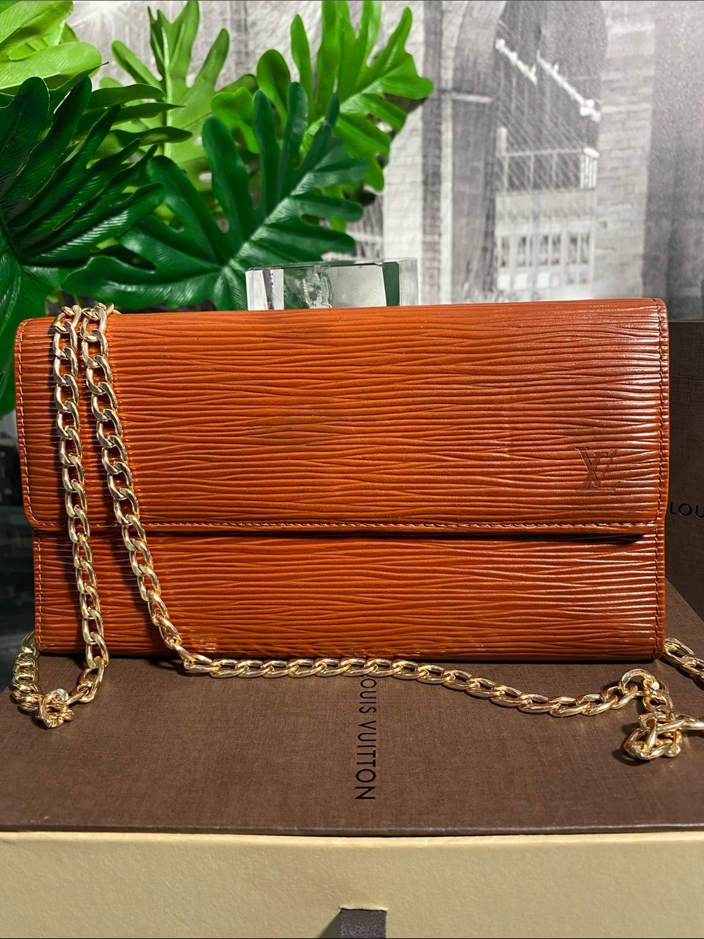 Authentic Louis Vuitton Epi International Wallet - Picture 5 of 17